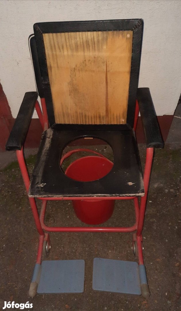 Kerekes szoba WC, szék