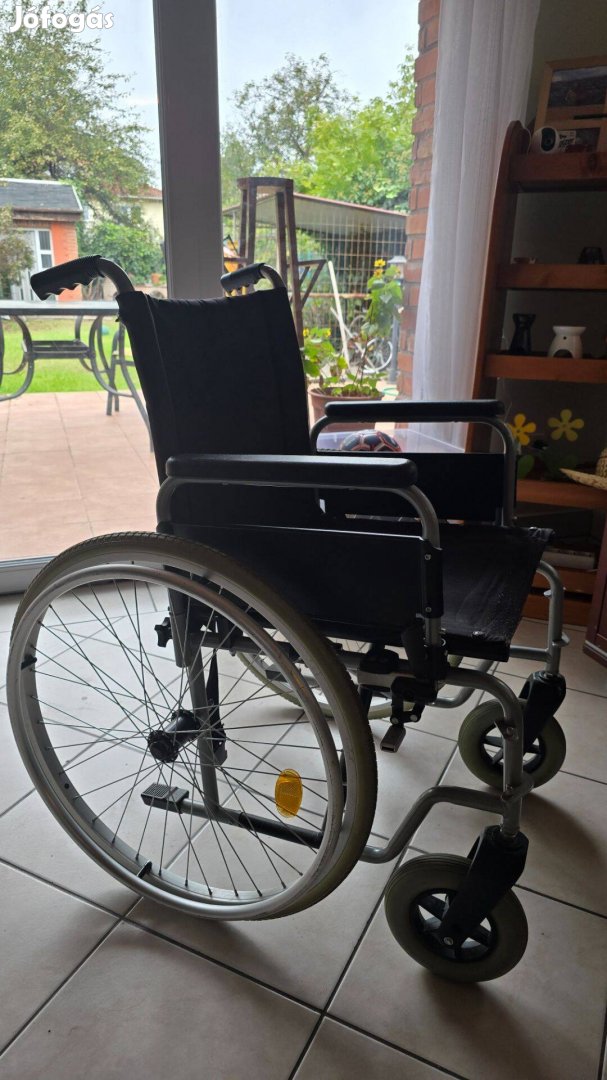 Kerekesszék, kerekes szék összecsukható, csomagtartóban elfér