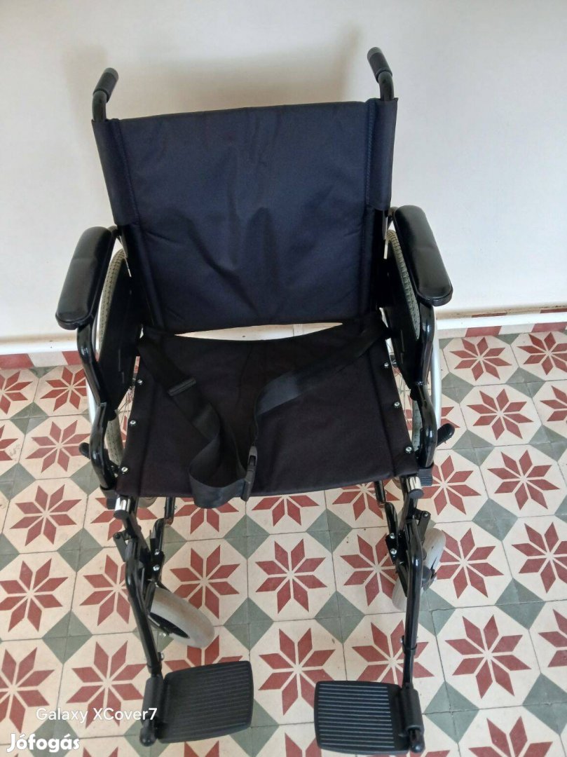 Kerekesszék és fürdetőszék