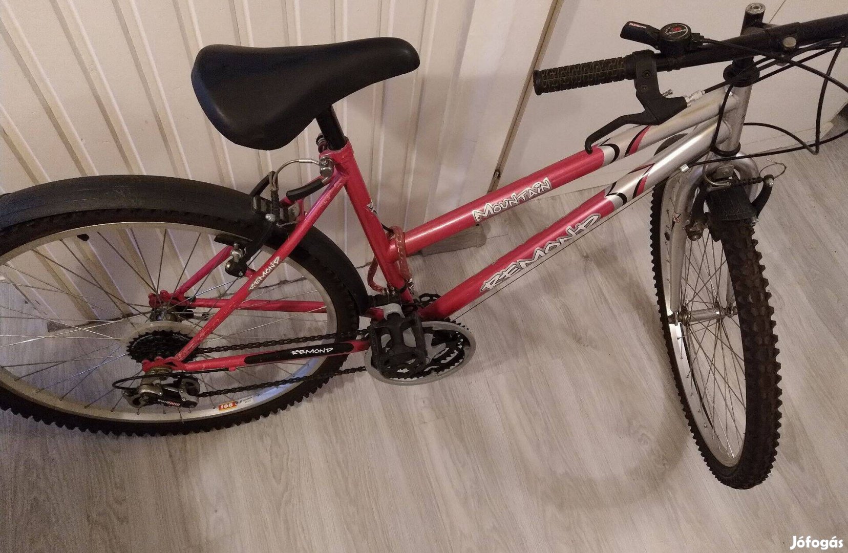 Kerékpár 26"-os, női vázas, Shimano váltós MTB eladó