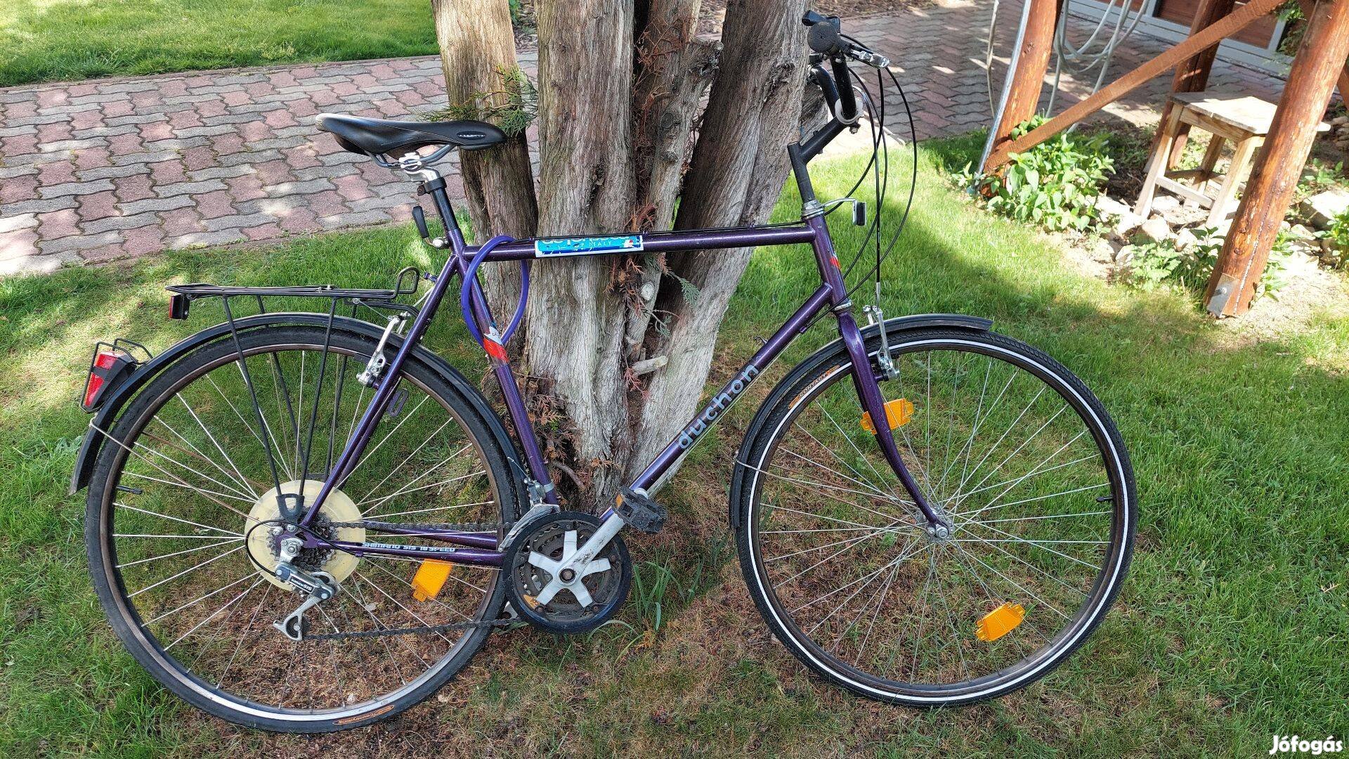 Kerékpár City Trekking 28" férfi acélváz Shimano váltó felszrelt