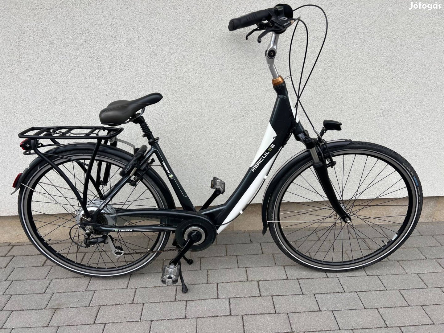 Kerekpar Holland Hercules Tourer 28 újszerű állapot prémium minőség