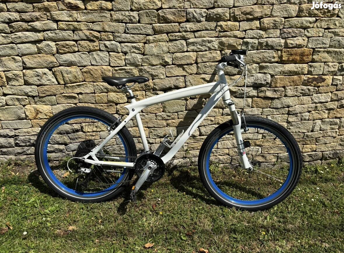 Kerékpár- BMW Cruise M