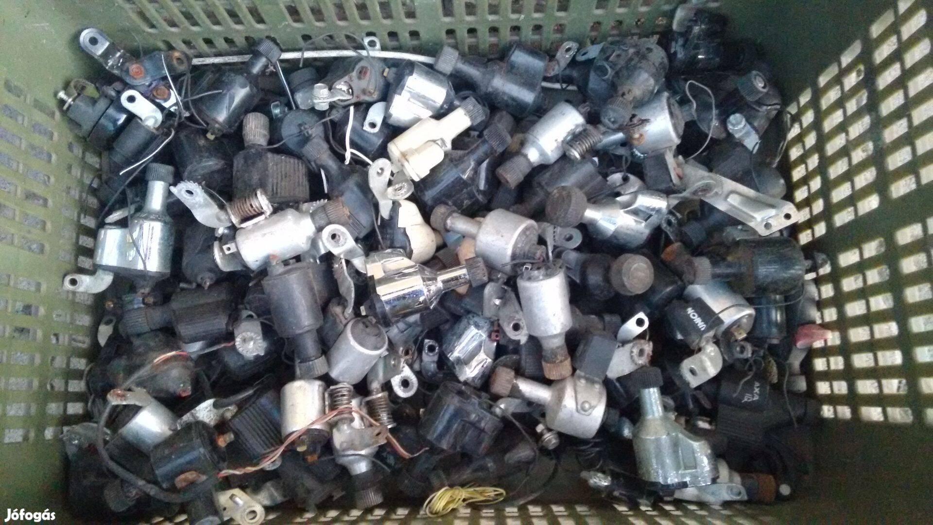 Kerékpár dinamó több fajta van. Ár 500 Ft db