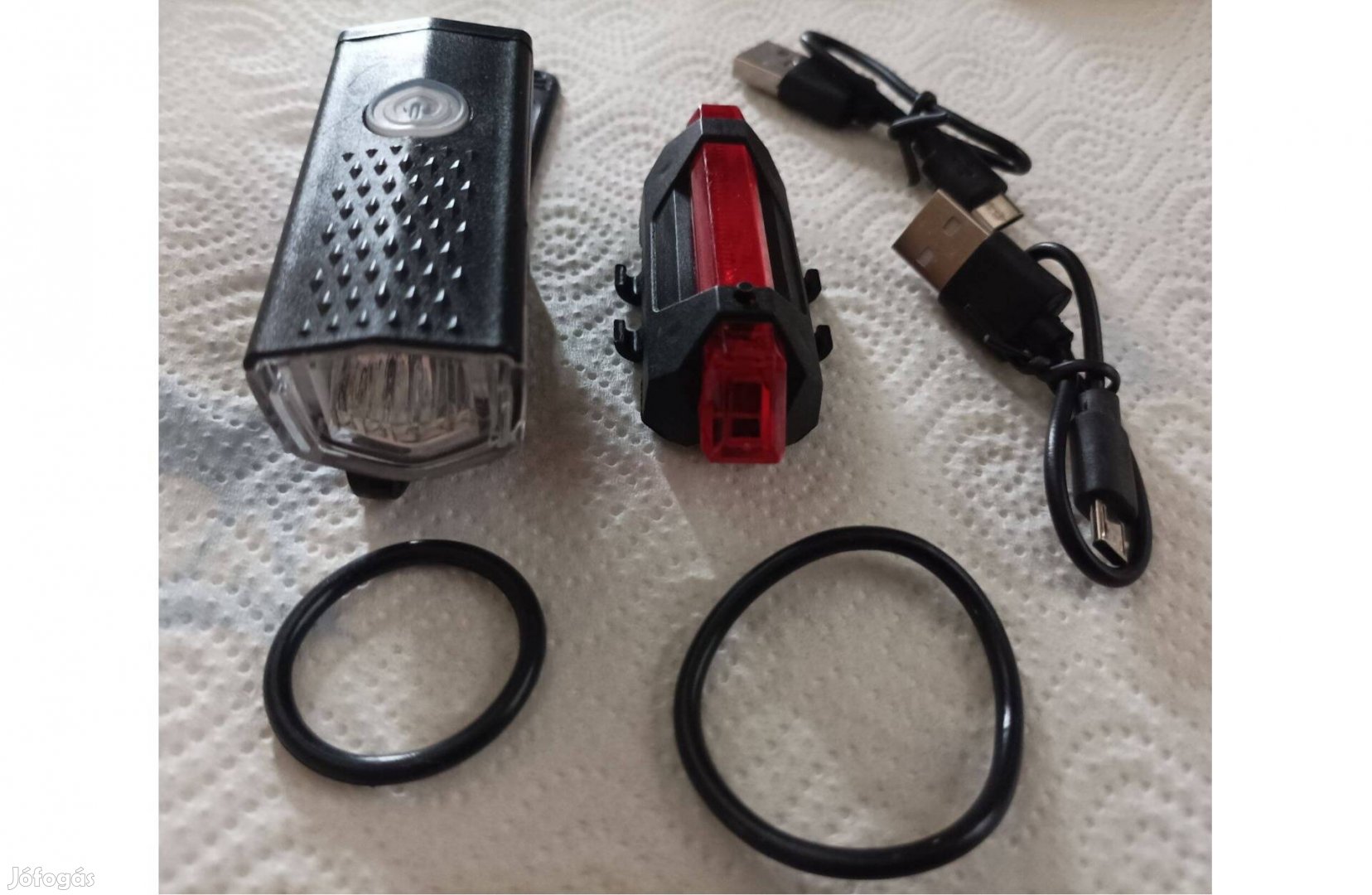 Kerékpár lámpa szett LED-es, akkus, 2 állásos töltővel