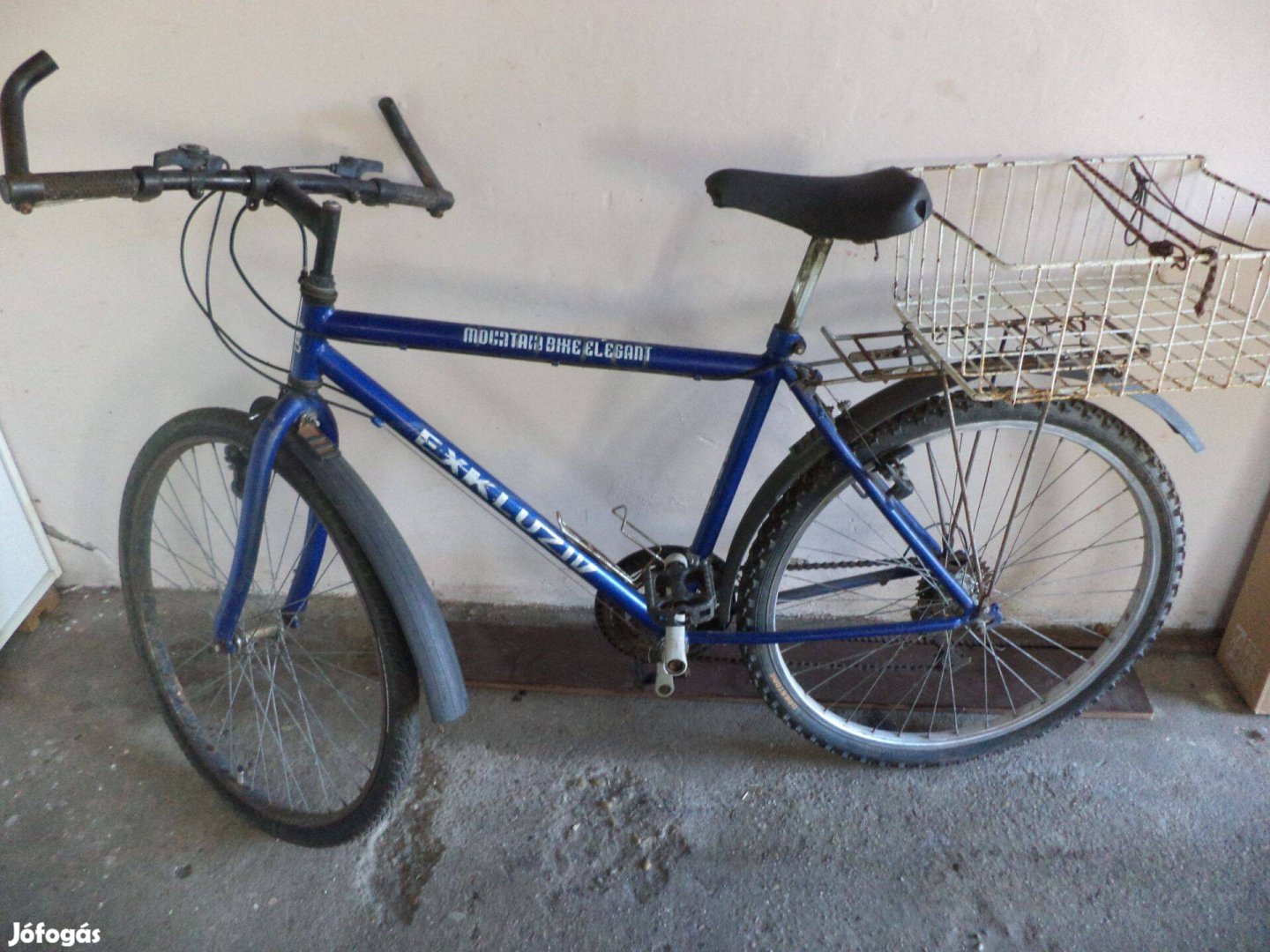 Kerékpár máshol gurulna!