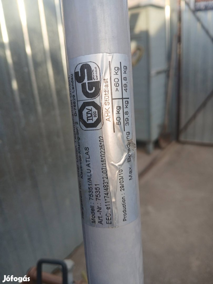 Kerékpár szállító  vonóhorogra