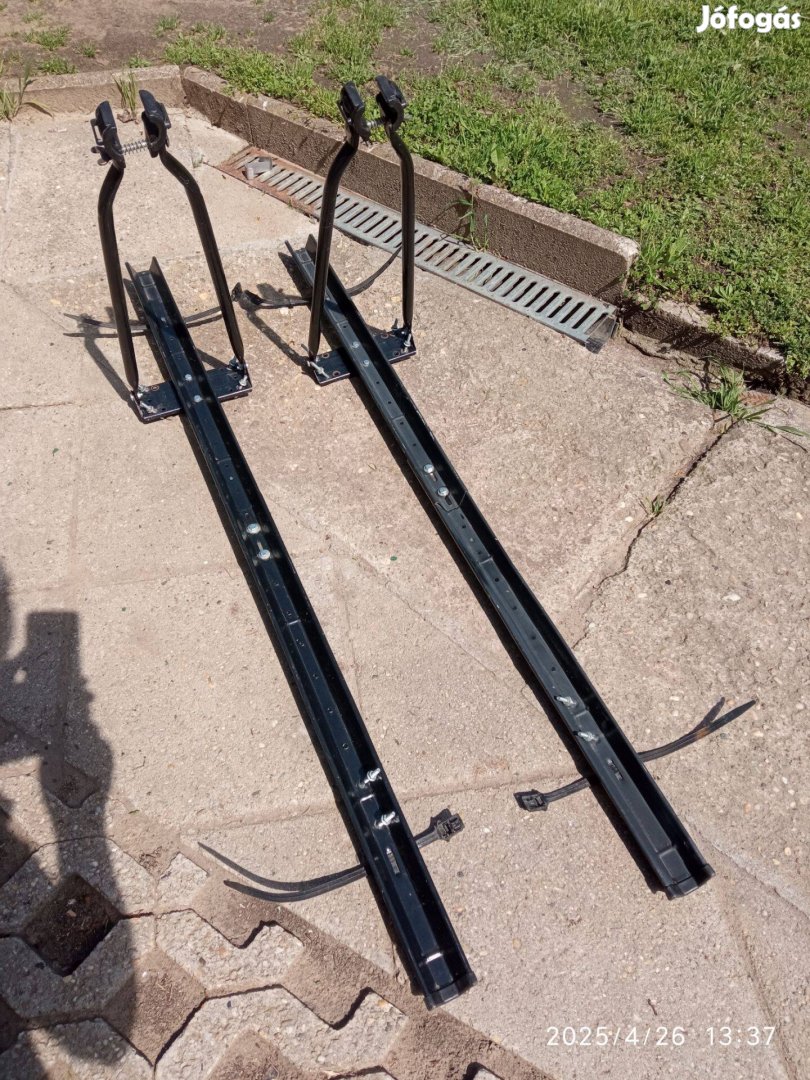 Kerékpár szállító keret, tetőcsomagtartóra