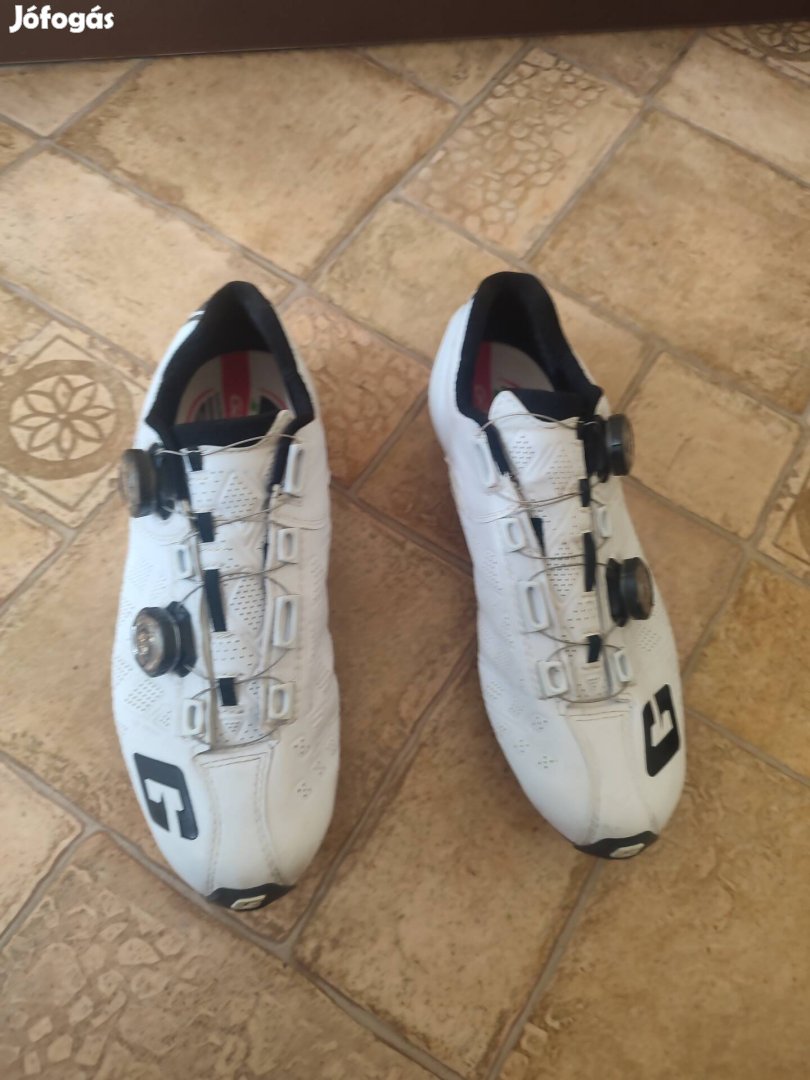 Kerékpáros cipő 42 méretű Gaerne carbon tss 