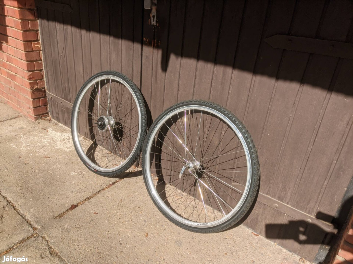 Kerékszett Agyváltós 8 fokozat Shimano Nexus 8 v-fékes és roller fékes