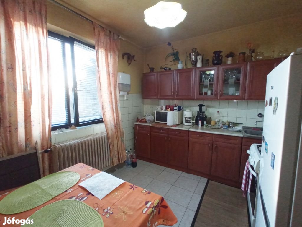 Kerepes, Szilasliget, 120 m2-es, családi ház, 2 szobás, átlagos