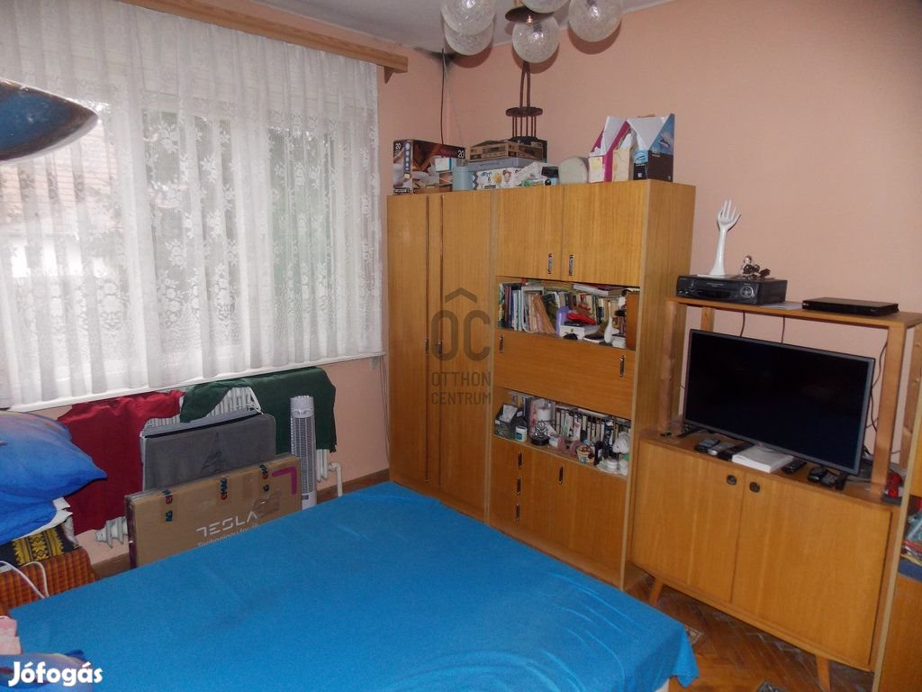 Kerepesi 107 nm-es ház eladó