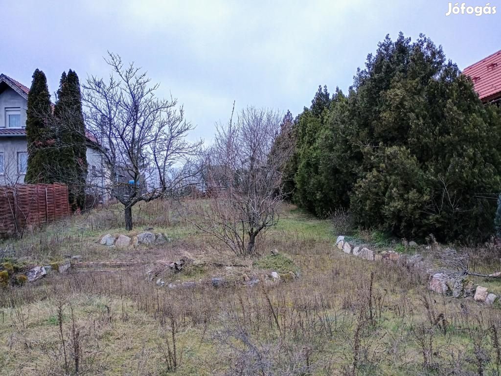 Kerepesi eladó 932 nm-es telek