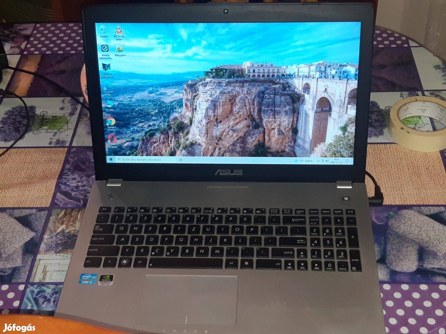 Keresek: 15.6" slim led IPS laptop kijelzőt keresek bontottan 40 pines FHD