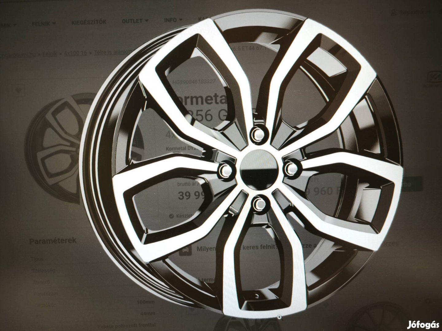 Keresek: 16" vagy 17 4x100, ET 40-45, 6,5J-7,5J