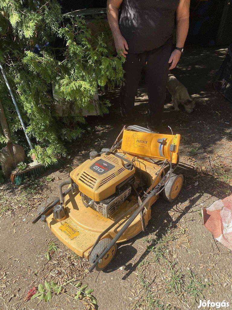Keresek 6 le. Bridds motorós önjárós aluházas fűnyíró eladó