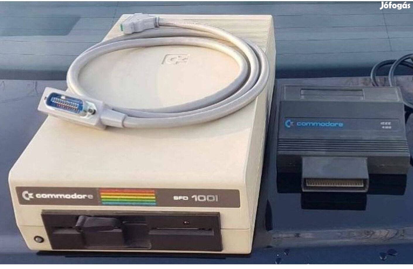 Keresek Commodore SFD 1001-es floppy meghajtót