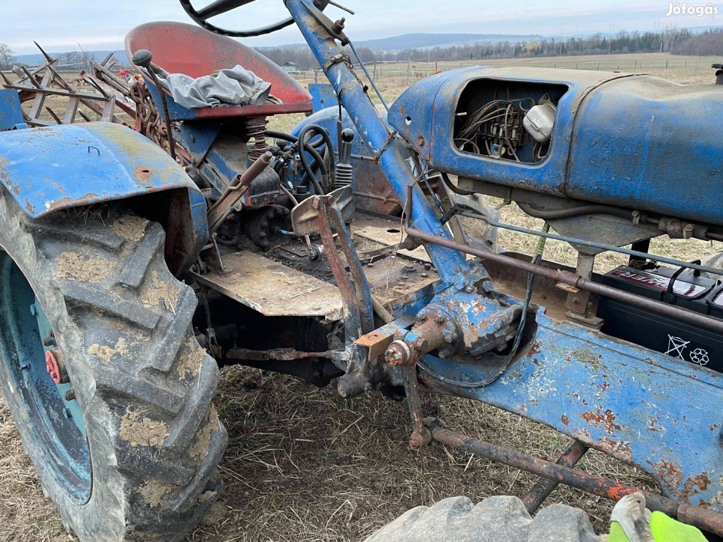 Keresek: Dutra UE28 Traktort Vásárolok bármilyen állapotban