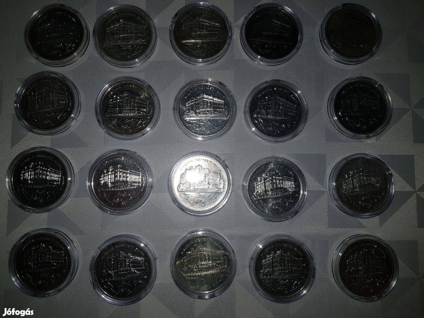 Keresek: Ezüst 200Ft forgalmi érmét vásárolok 1.600.-Ft/db áron!!