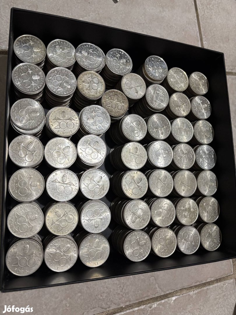 Keresek Ezüst 200 forint 200 forintosokat vásárolok keresek