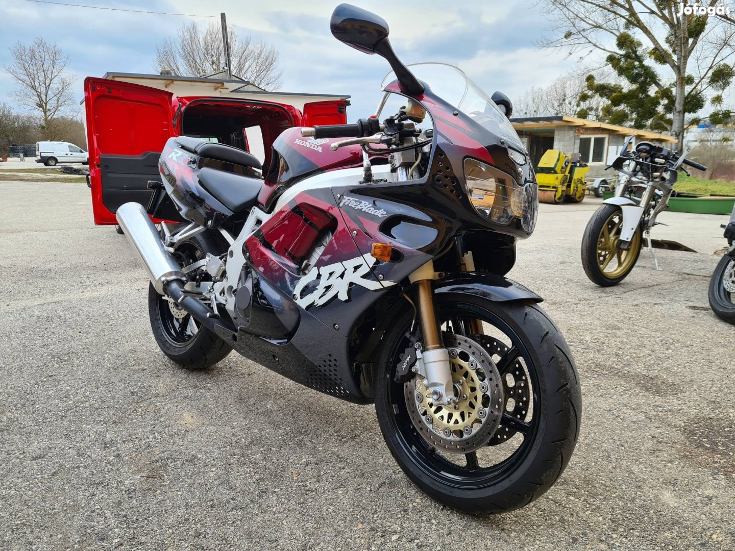 Keresek: Honda cbr 900 rr gyári indexet keresek cbr900rr