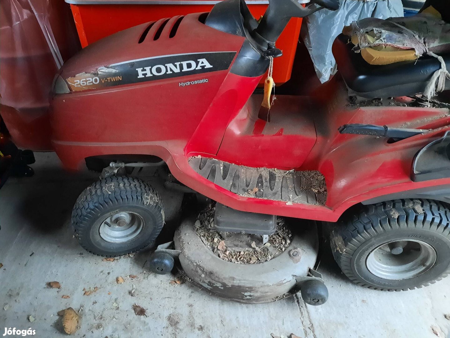 Keresek: Honda fűnyíró kistraktor.