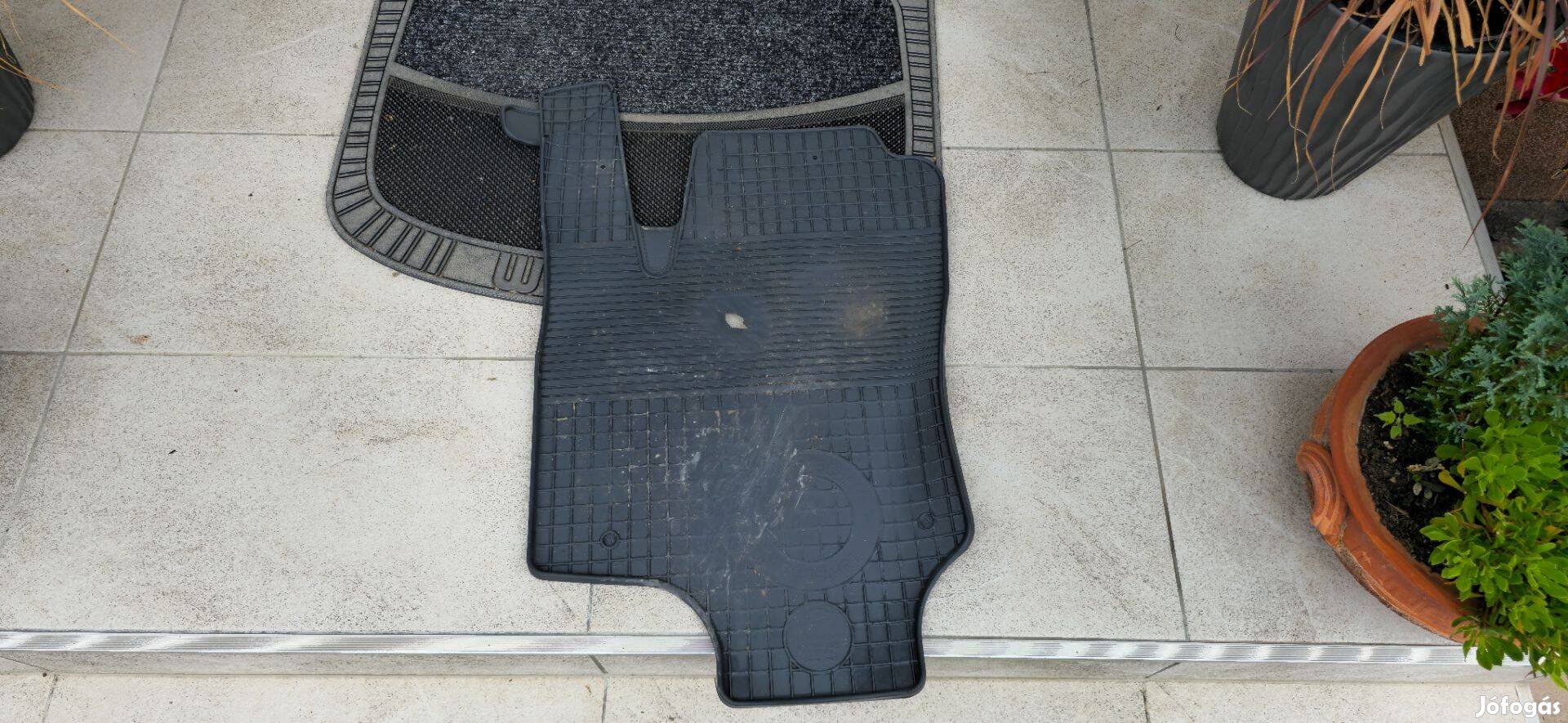Keresek: Keresek 1 db Opel Astra G vezető oldali gumiszőnyeget