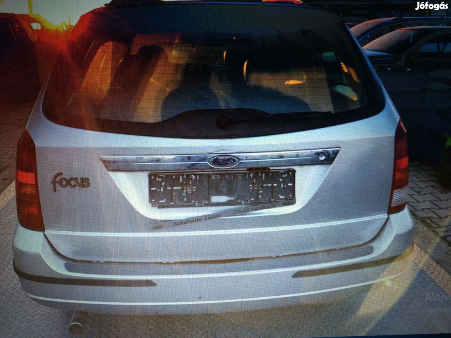 Keresek: Keresek Ford Focus kombi csomagtérajtót! Megfizetem!!!