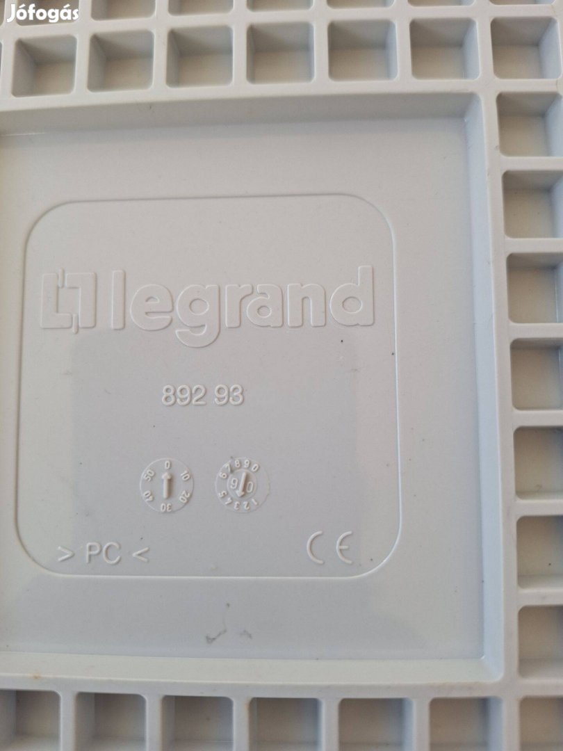 Keresek: Keresek Legrand padlódobozt