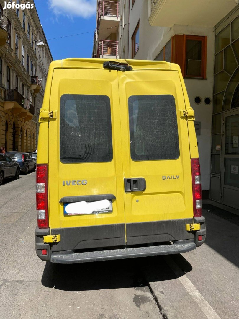 Keresek: Keresek: Iveco Daily 35 hátsó ajtó jobbos/balos, teli/üveges