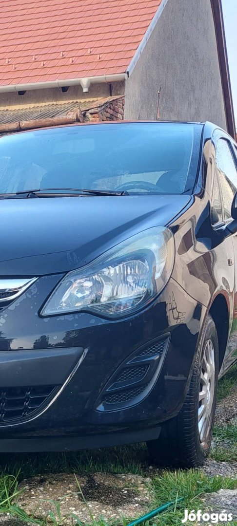 Keresek: Keresek: Opel Corsa d első fényszórót.