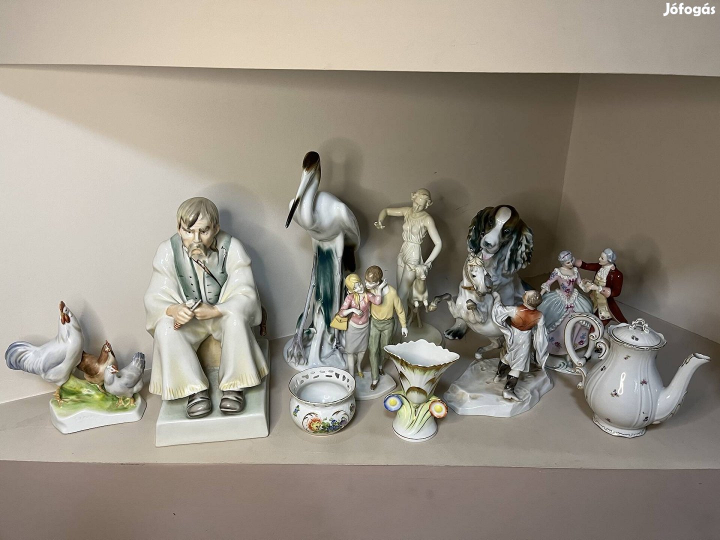 Keresek: Keresek régi porcelán tárgyakat magánygyűjteménybe