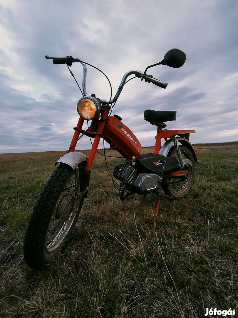 Keresek: Keresek romet km órát