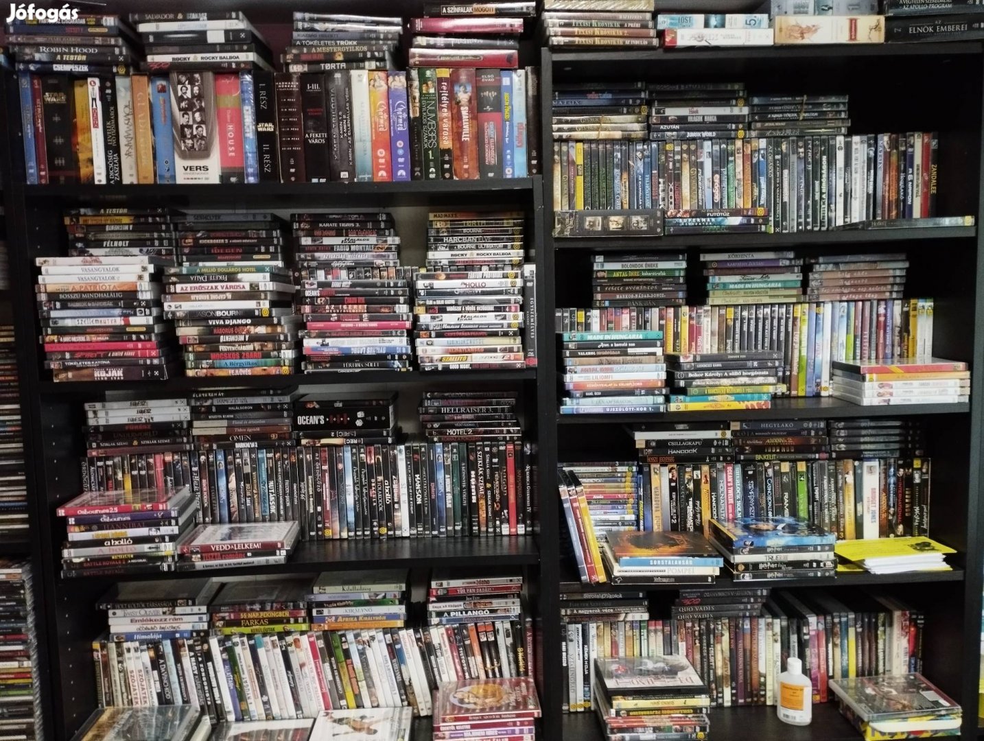 Keresek: Korrekt áron vásárolunk könyveket, zenei CD , DVD és LP gyűjteményt 