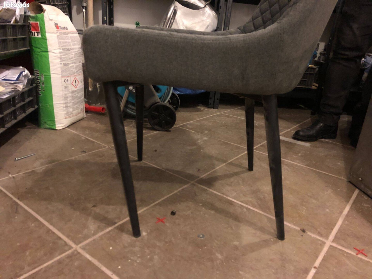 Keresek: Lakatost keresek, aki ezeket a székeket meg tudja javítani