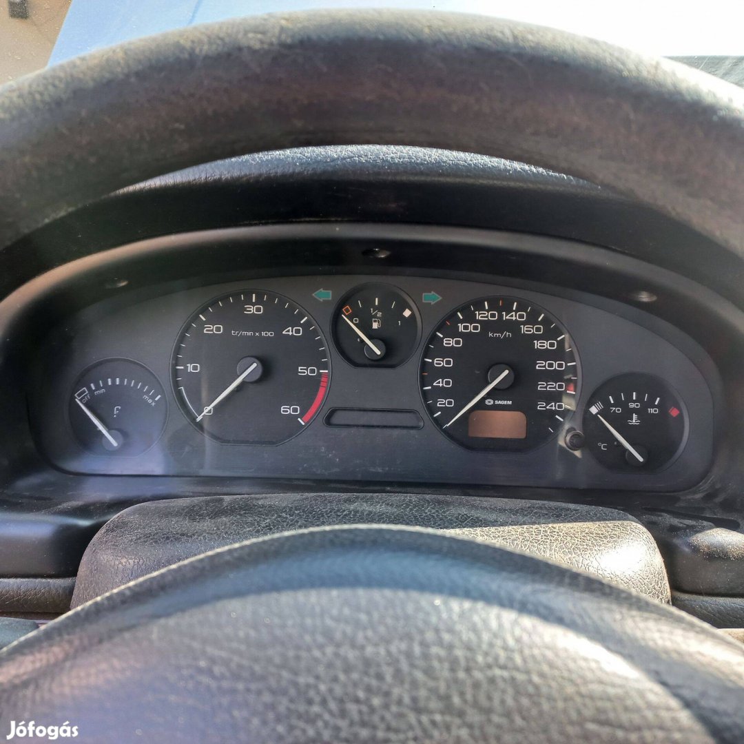 Keresek Peugeot 406 műszerfalt keresek