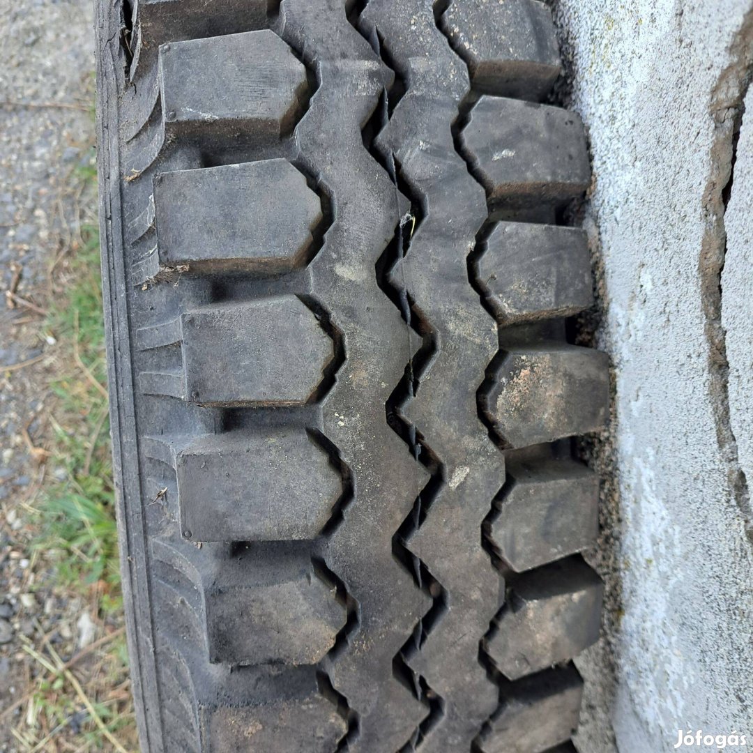 Keresek: Pótkocsigumit vásárolnák: 1200x20-as méretben