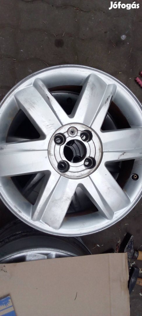 Keresek: Renault alufelni  1 db Nervastella 