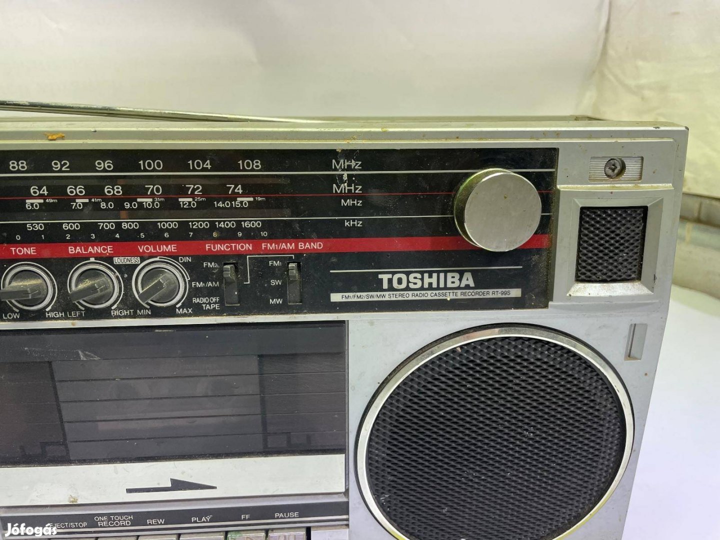 Keresek: Toshiba RT-99S rádiót keresek