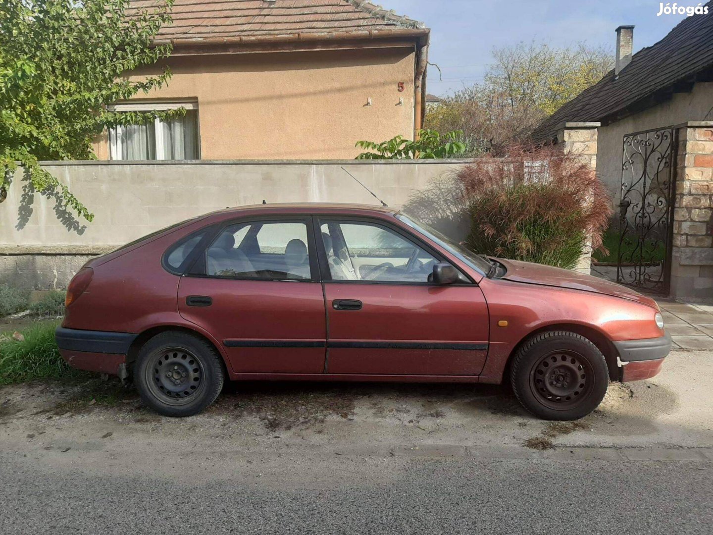 Keresek: Toyota Corolla 5 ajtóst