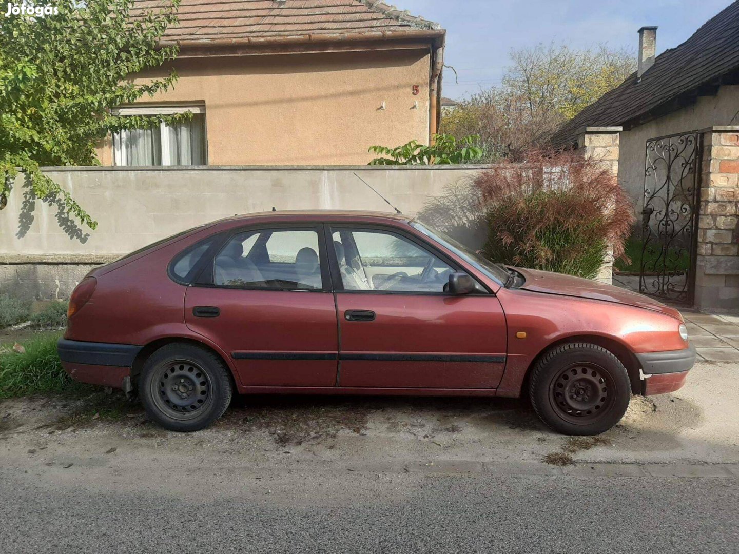 Keresek: Toyota Corollát