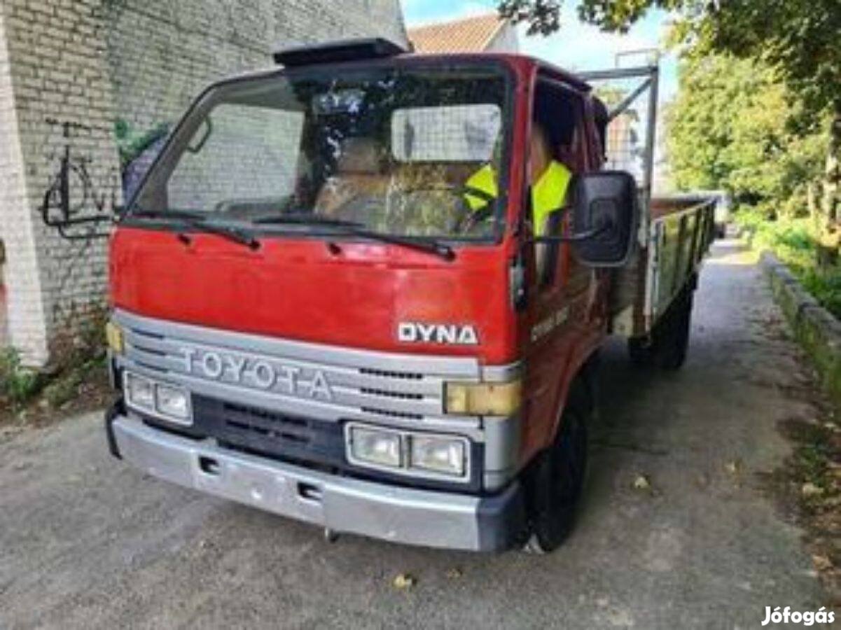 Keresek: Toyota Dyna platós kisteherautót állapottól függetlenül