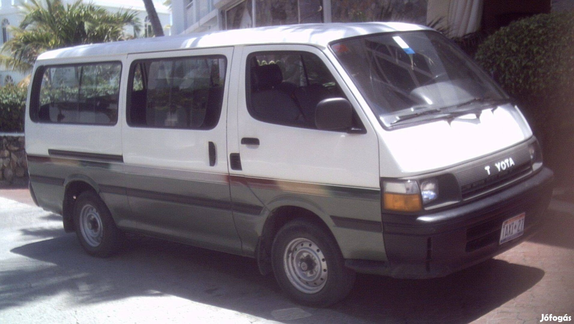 Keresek: Toyota Hiace buszokat