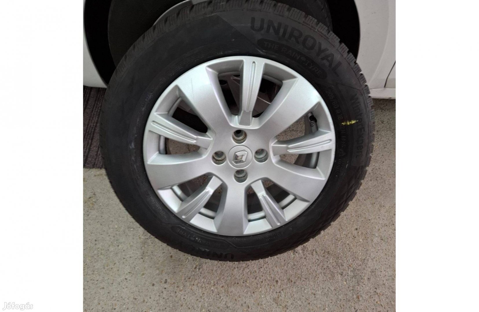 Keresek: Vennék-keresek Renault Captur alufelnit-téligumit 16" és 17" méretben