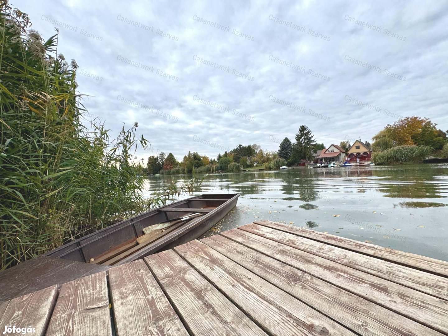 Keresztháti üdülősoron eladó 102 férőhelyes nyaraló