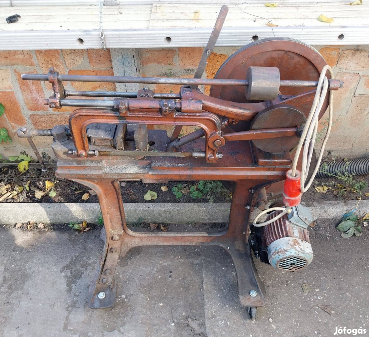 Keretes fémfűrész