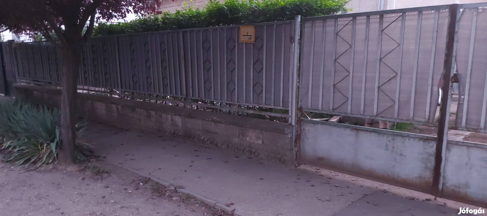 Kerítés bontott