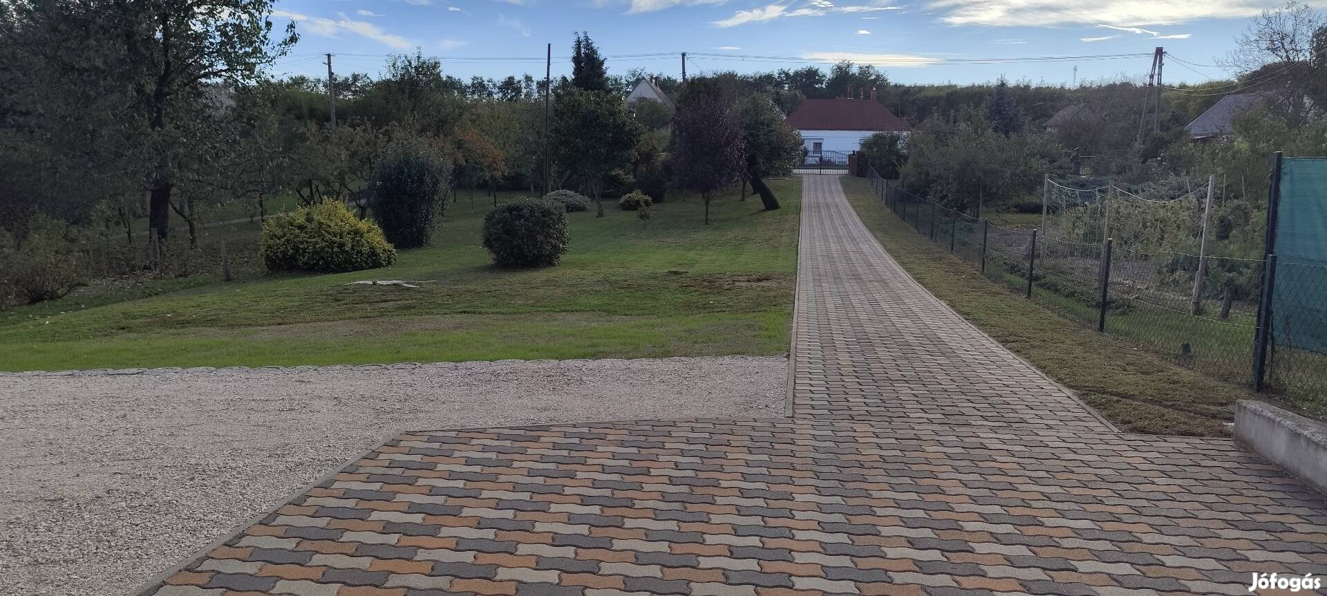 Kertes családi ház eladó 