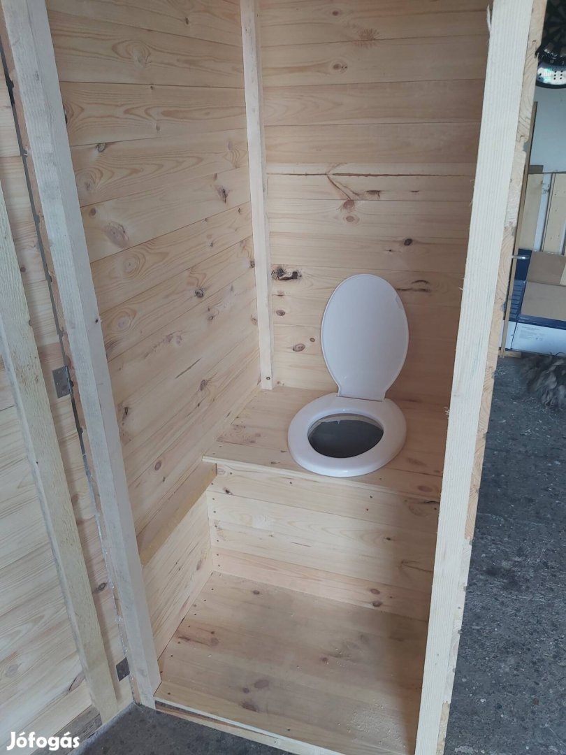 Kerti Wc , Budi , Pottyantós 