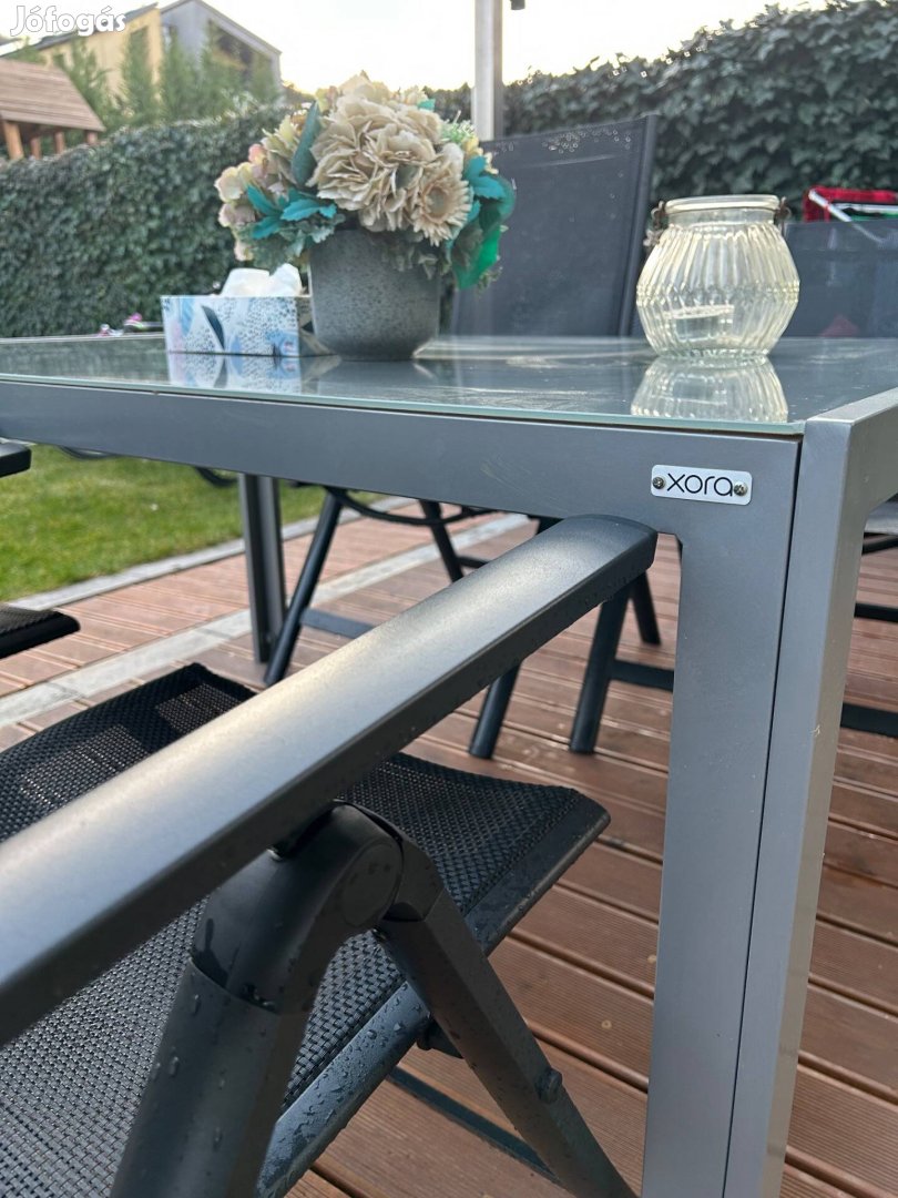 Kerti asztal